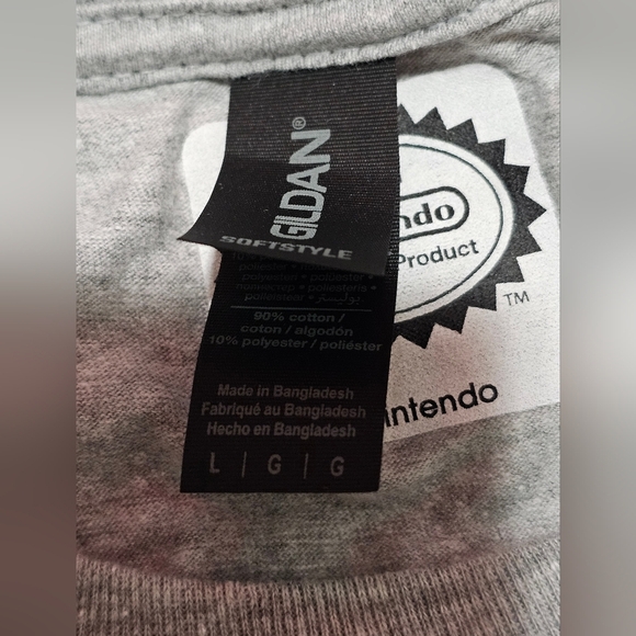 Nintendo Official Licensed Men's Mario Running Retro Tee Shirt. New! - Picture 4 of 4